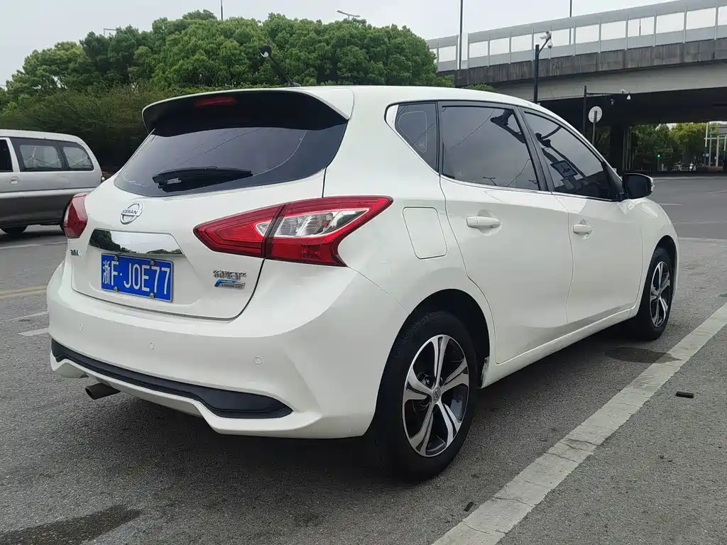Nissan Tiida — миниатюра 4