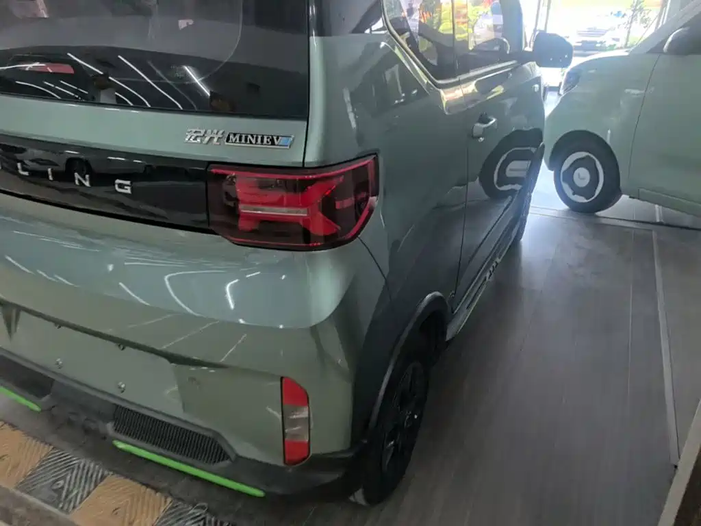 Wuling MINIEV — миниатюра 8