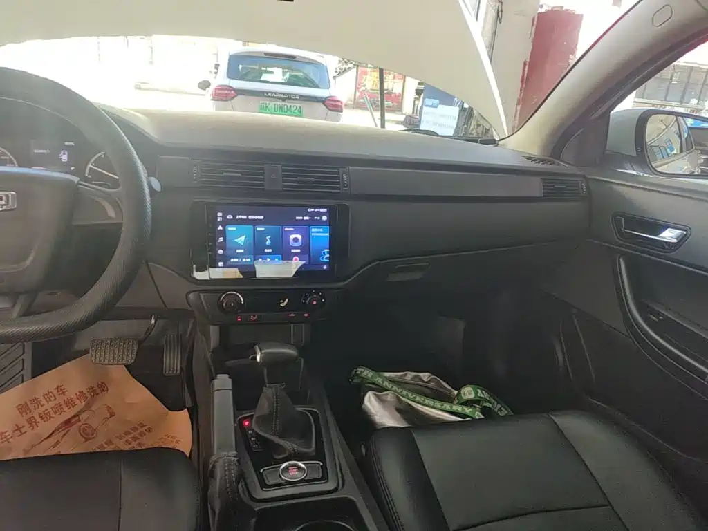 Qoros Qoros 3 — миниатюра 13