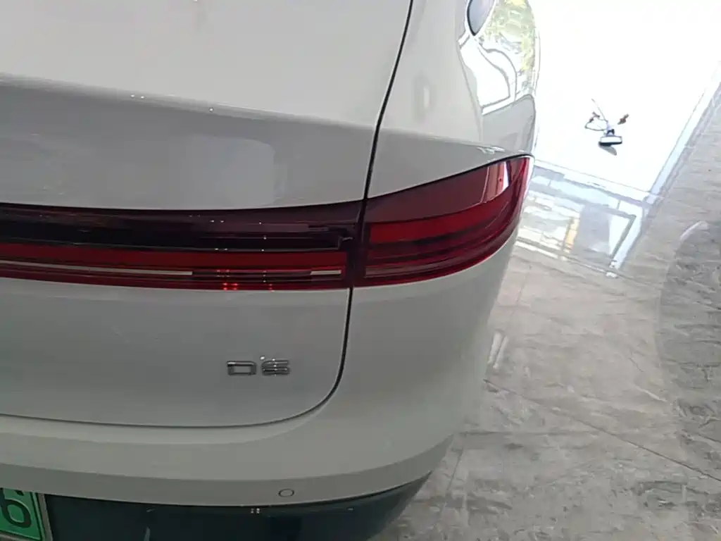 Roewe D6 — миниатюра 8