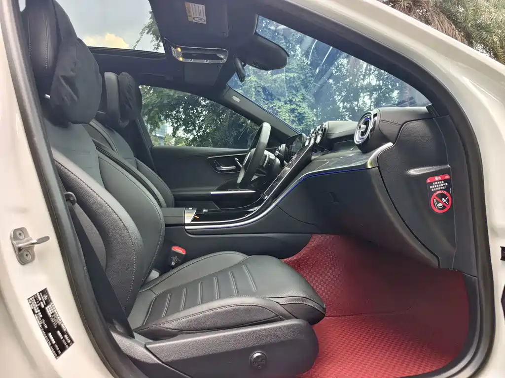 Mercedes-Benz C-Class — миниатюра 11