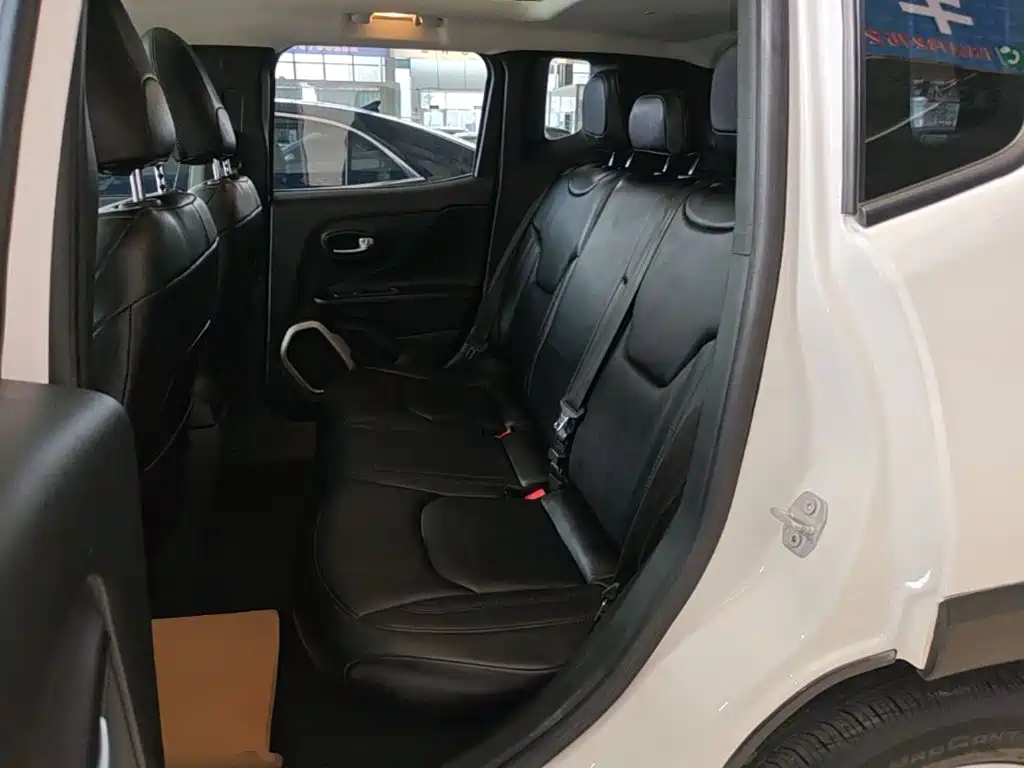 Jeep Renegade — миниатюра 17
