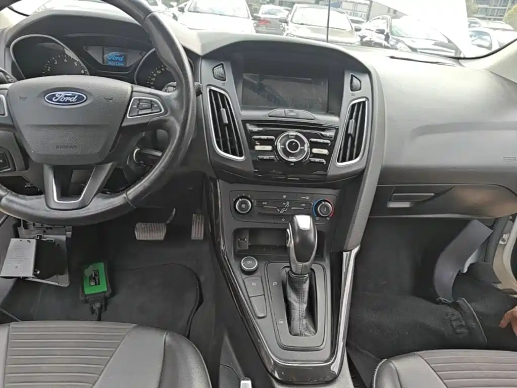 Ford Focus — миниатюра 10