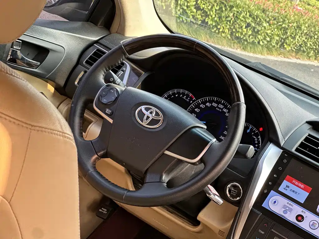 Toyota Camry — миниатюра 13