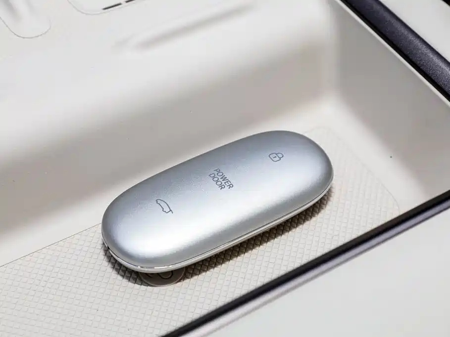 Li Auto Li MEGA — миниатюра 21