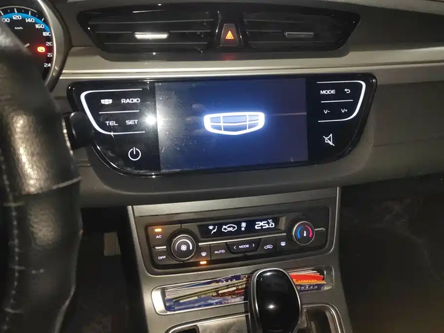 Geely Emgrand — миниатюра 13