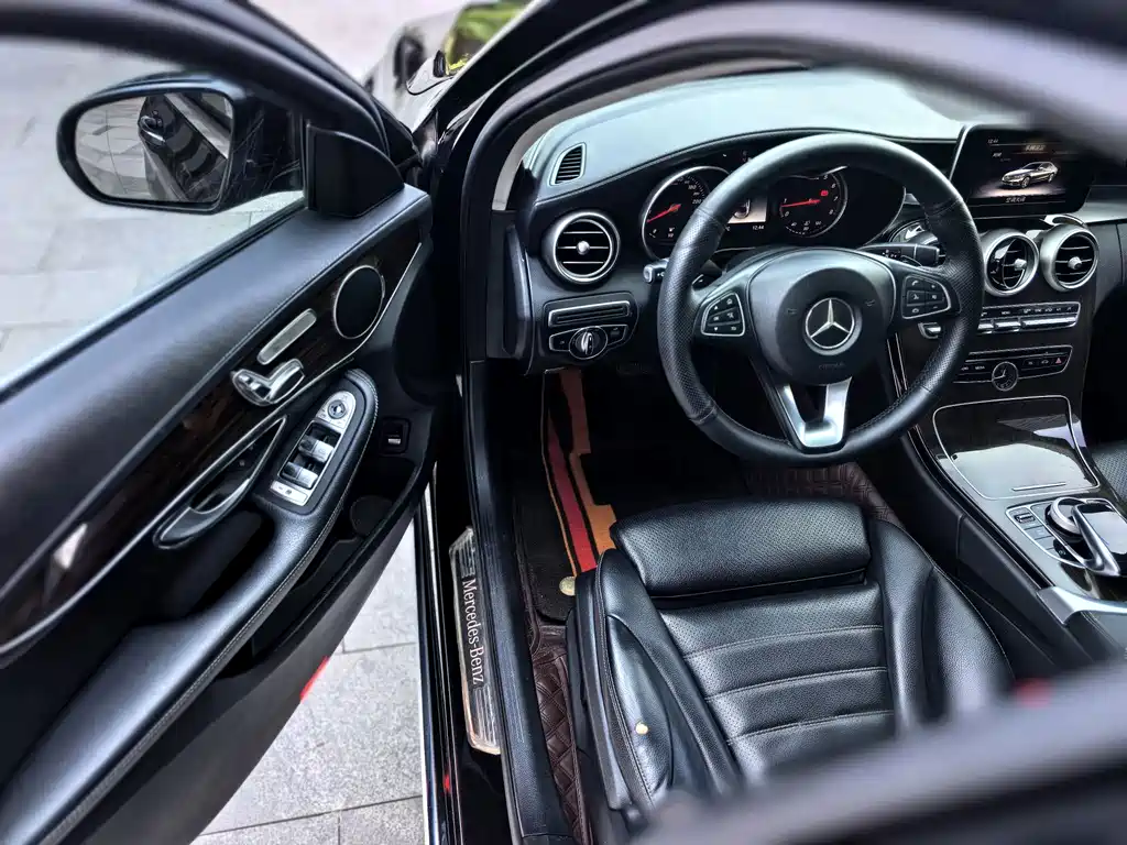 Mercedes-Benz C-Class — миниатюра 10