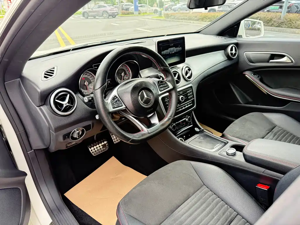 Mercedes-Benz CLA (Import) — миниатюра 4