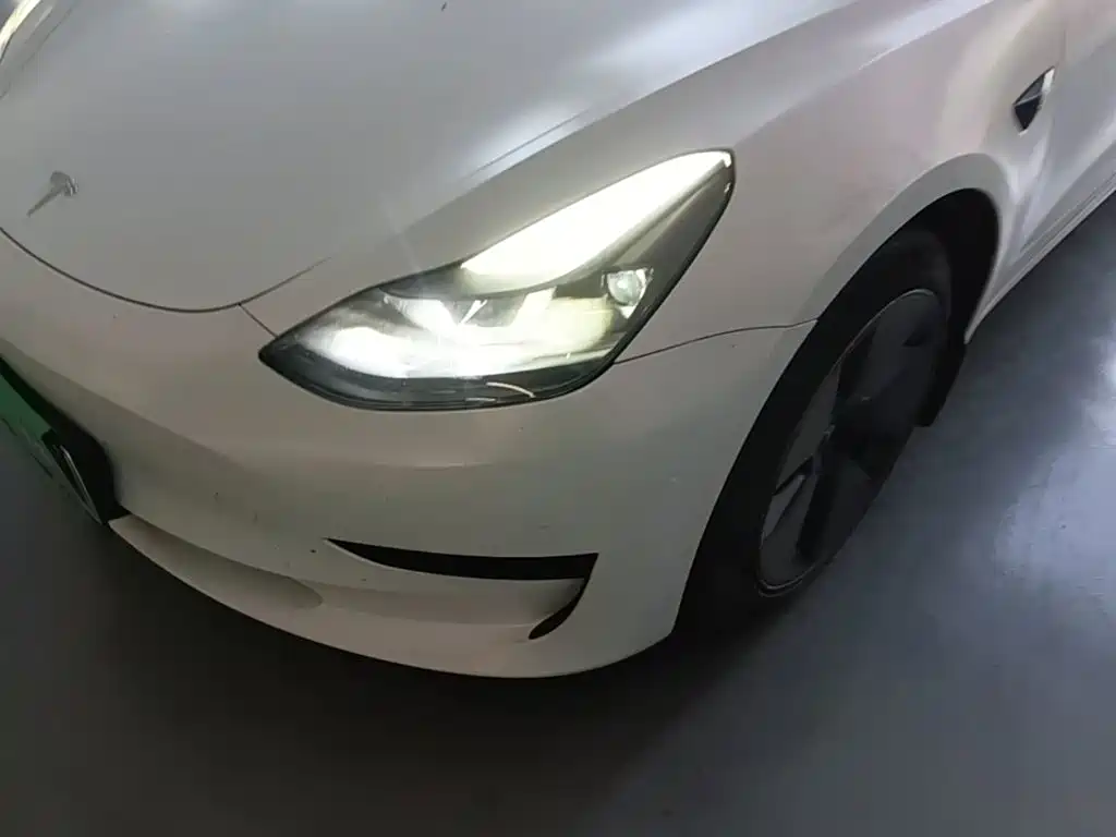 Tesla Model 3 — миниатюра 24