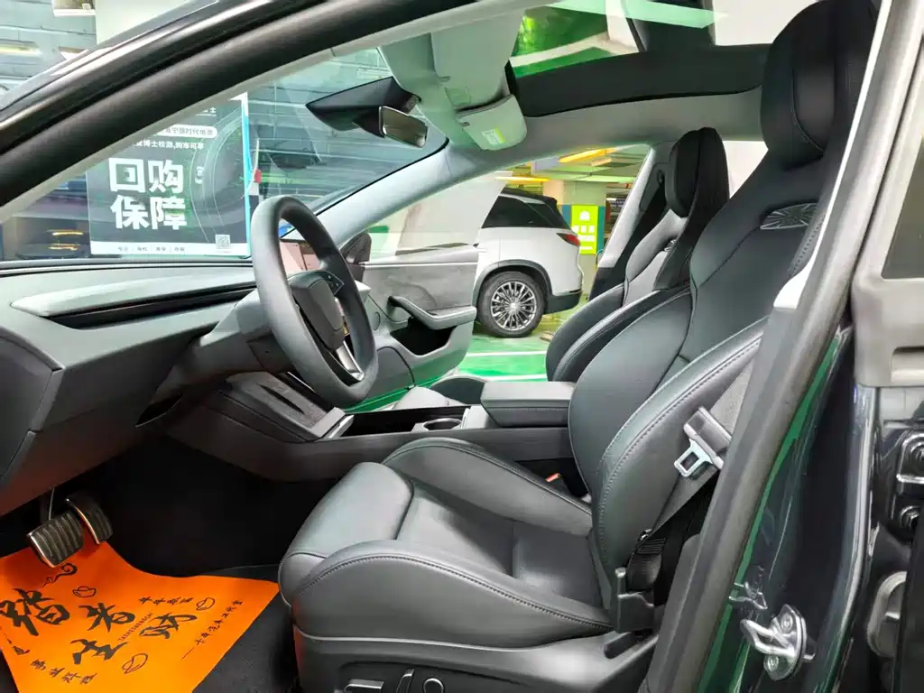 Tesla Model 3 — миниатюра 12