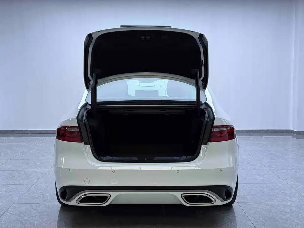 Jaguar XFL — миниатюра 25