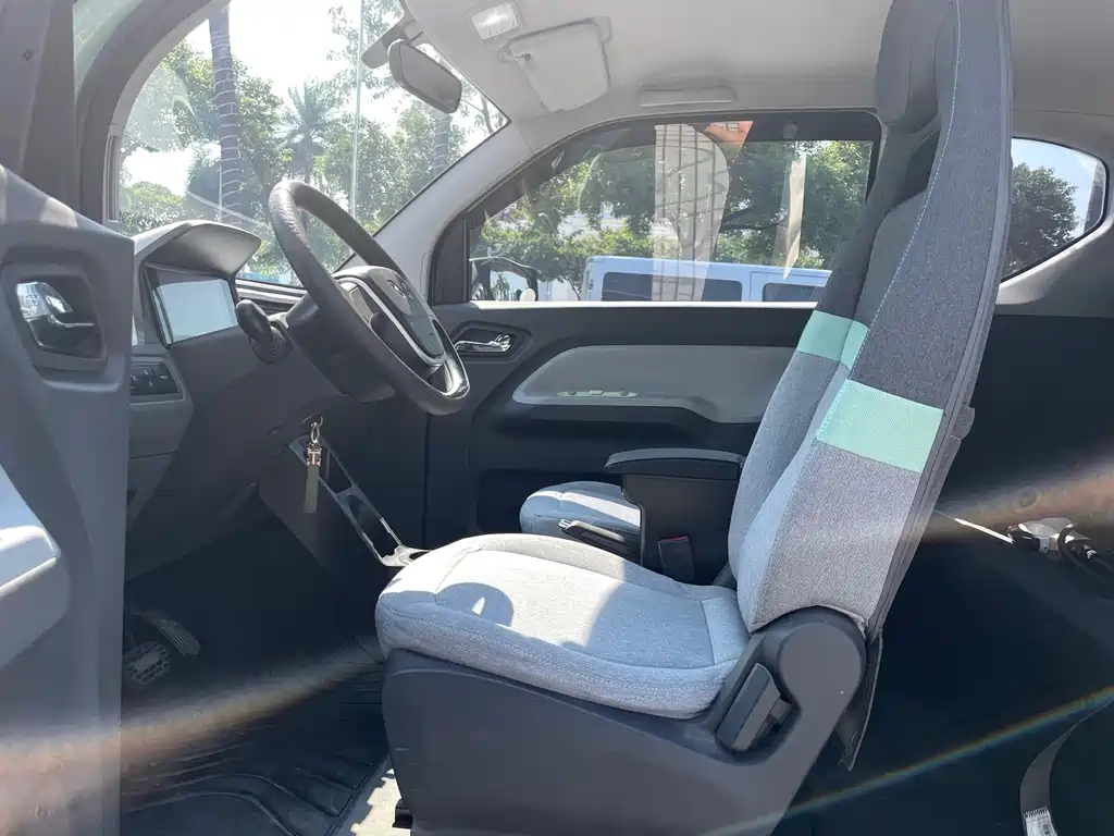 Wuling MINIEV — миниатюра 9