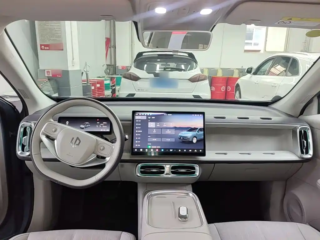 Leapmotor Leapmotor B10 — миниатюра 16