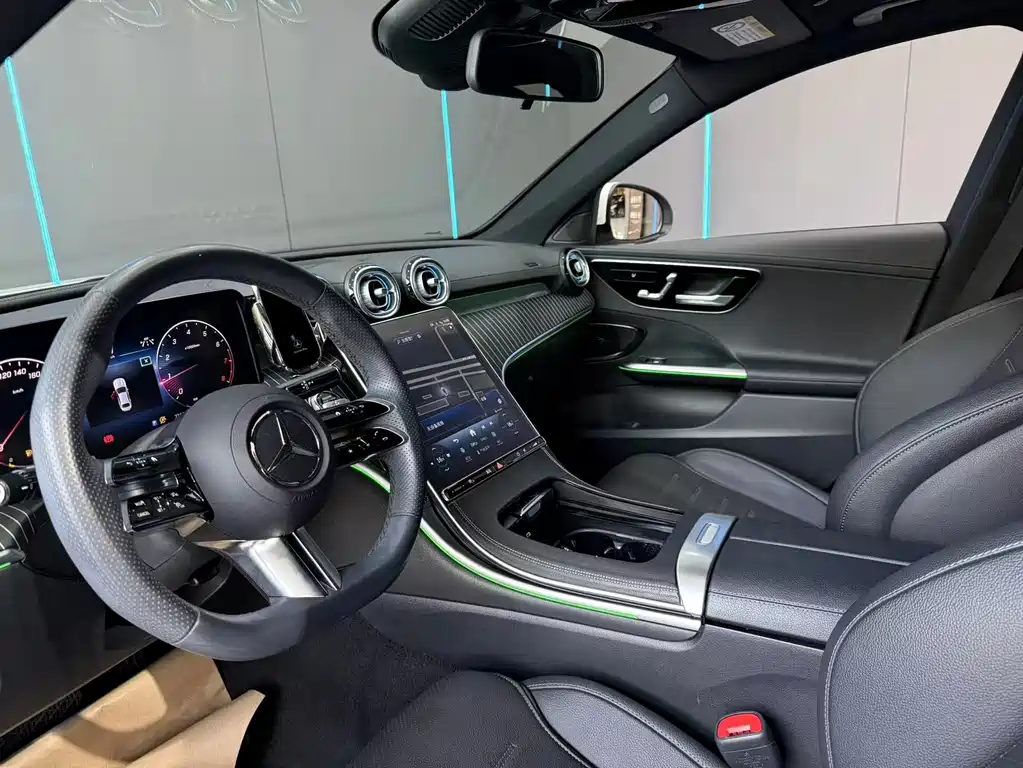 Mercedes-Benz C-Class — миниатюра 11