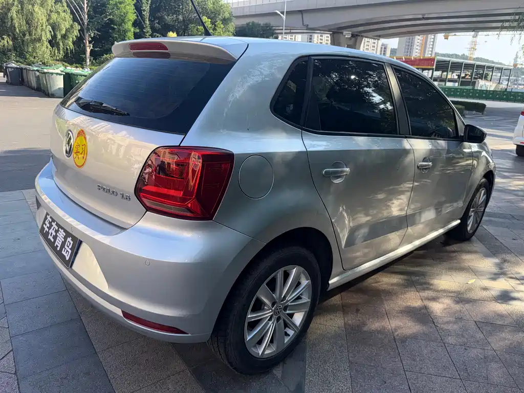 Volkswagen Polo 2014 1.6L AT Comfort