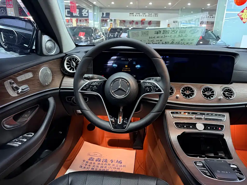 Mercedes-Benz E-Class — миниатюра 9
