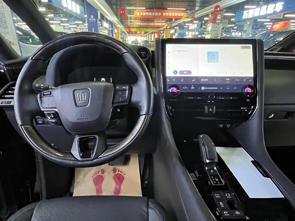 Toyota Vellfire — миниатюра 8