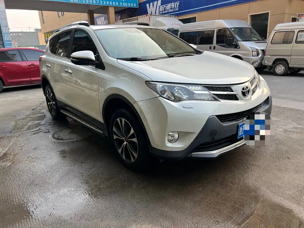 Toyota RAV4 — миниатюра 2