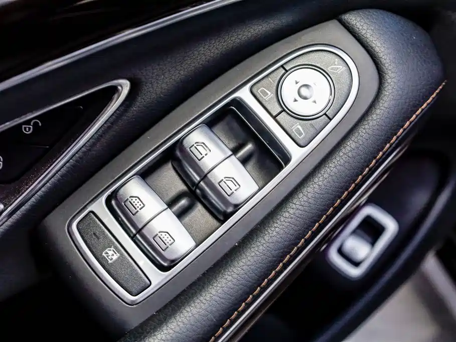 Mercedes-Benz S-Class — миниатюра 13