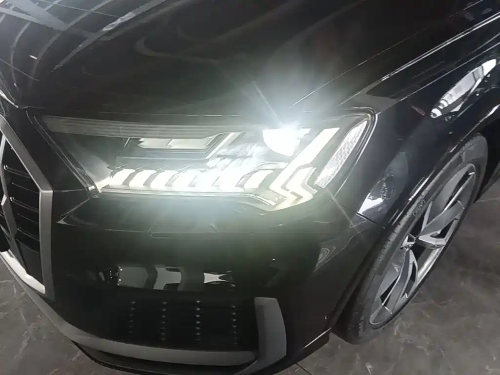 Audi Q7 — миниатюра 24