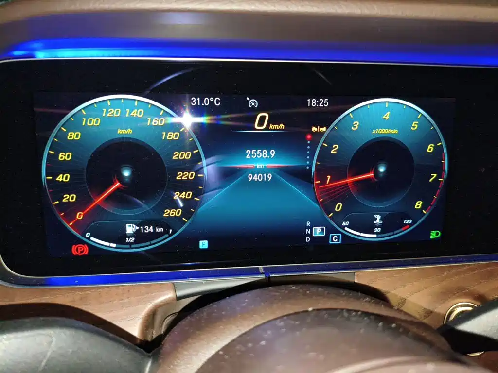 Mercedes-Benz E-Class — миниатюра 12