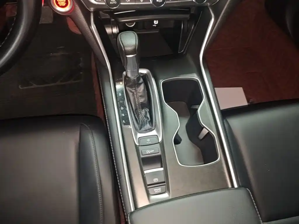 Honda Accord — миниатюра 14