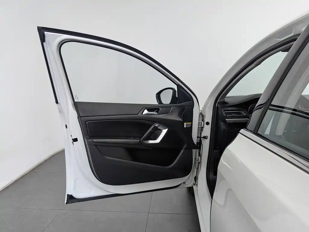 Peugeot 408 — миниатюра 8