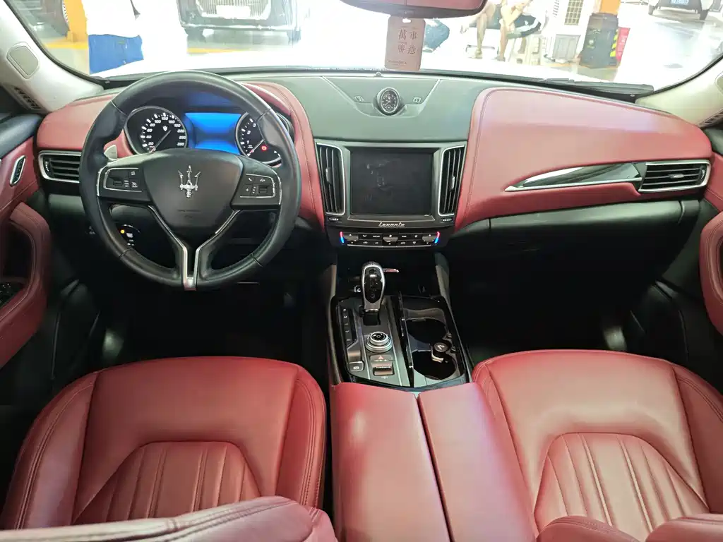 Maserati Levante — миниатюра 6