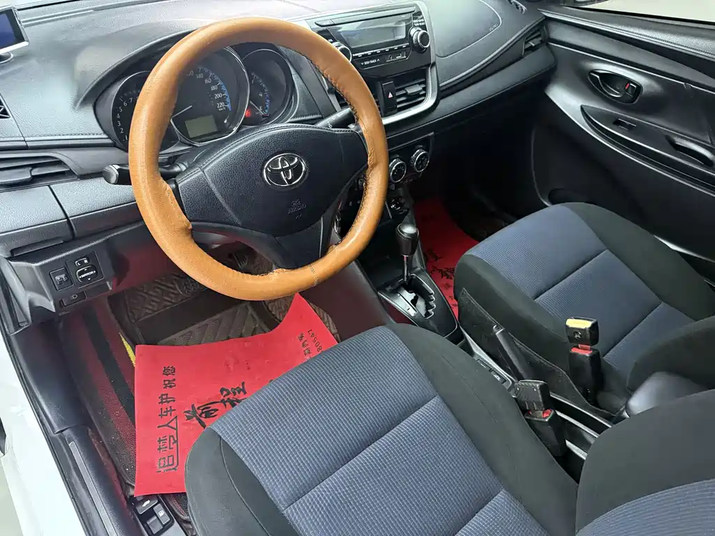 Toyota Yaris L — миниатюра 5
