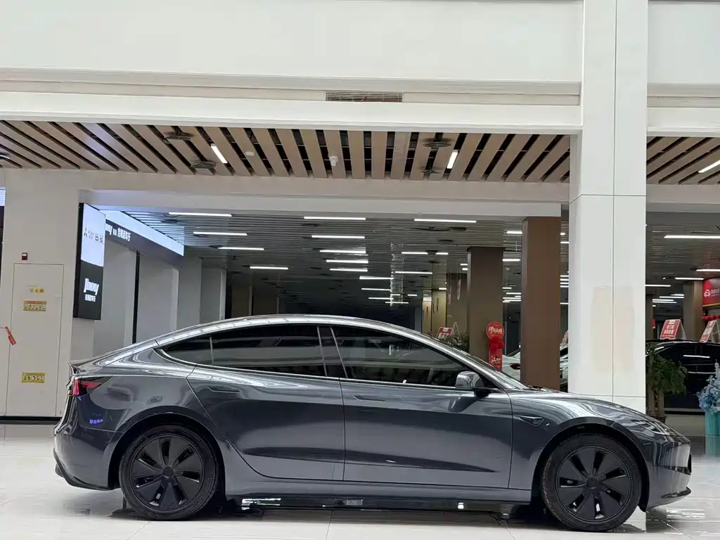 Tesla Model 3 — фотографии объявления, Фото 5