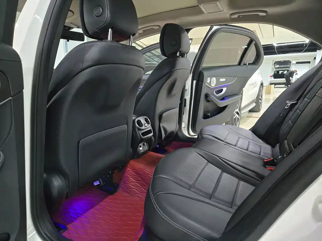 Mercedes-Benz C-Class — миниатюра 9