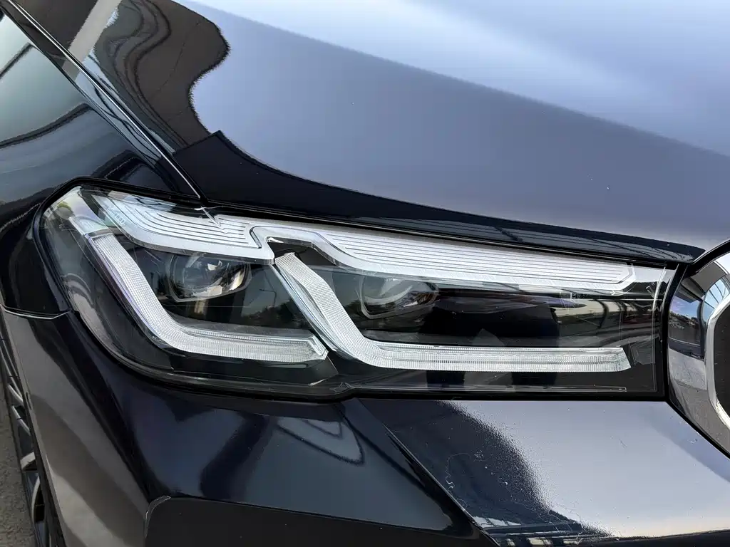 BMW 5 Series — миниатюра 23