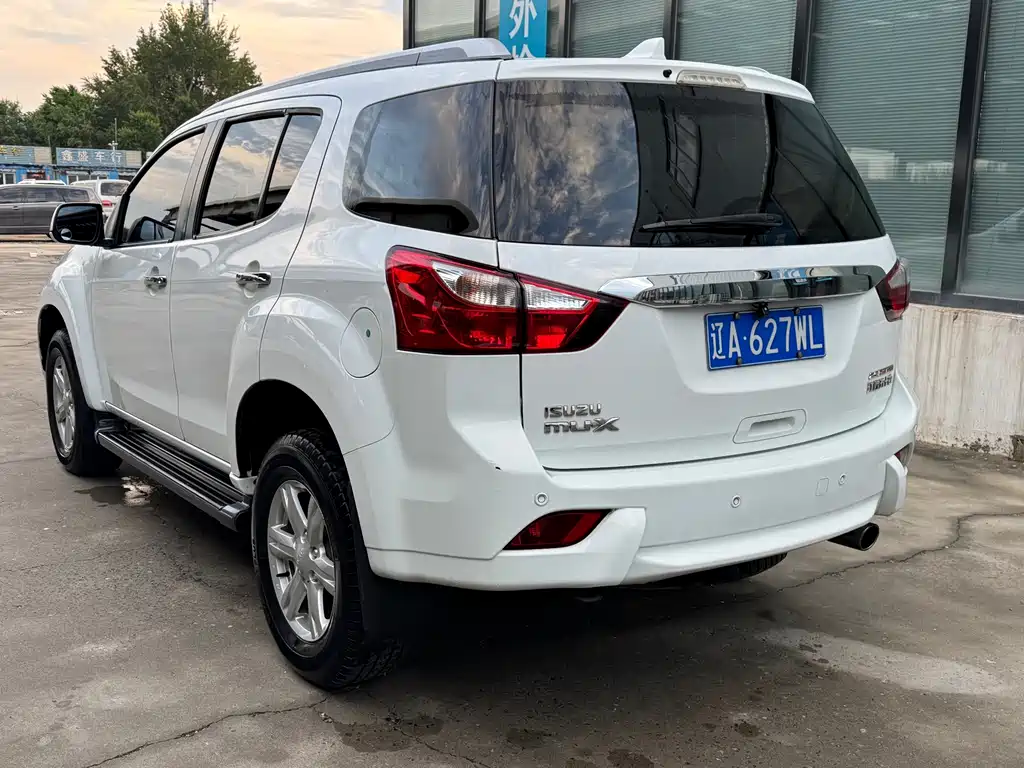 Isuzu MU-X — миниатюра 3