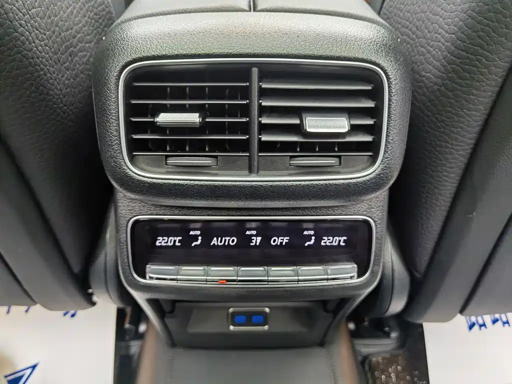 Mercedes-Benz GLS — миниатюра 23