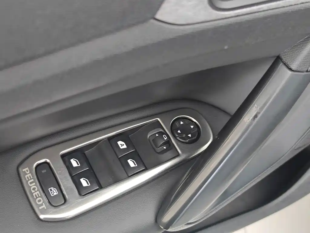 Peugeot 408 — миниатюра 27