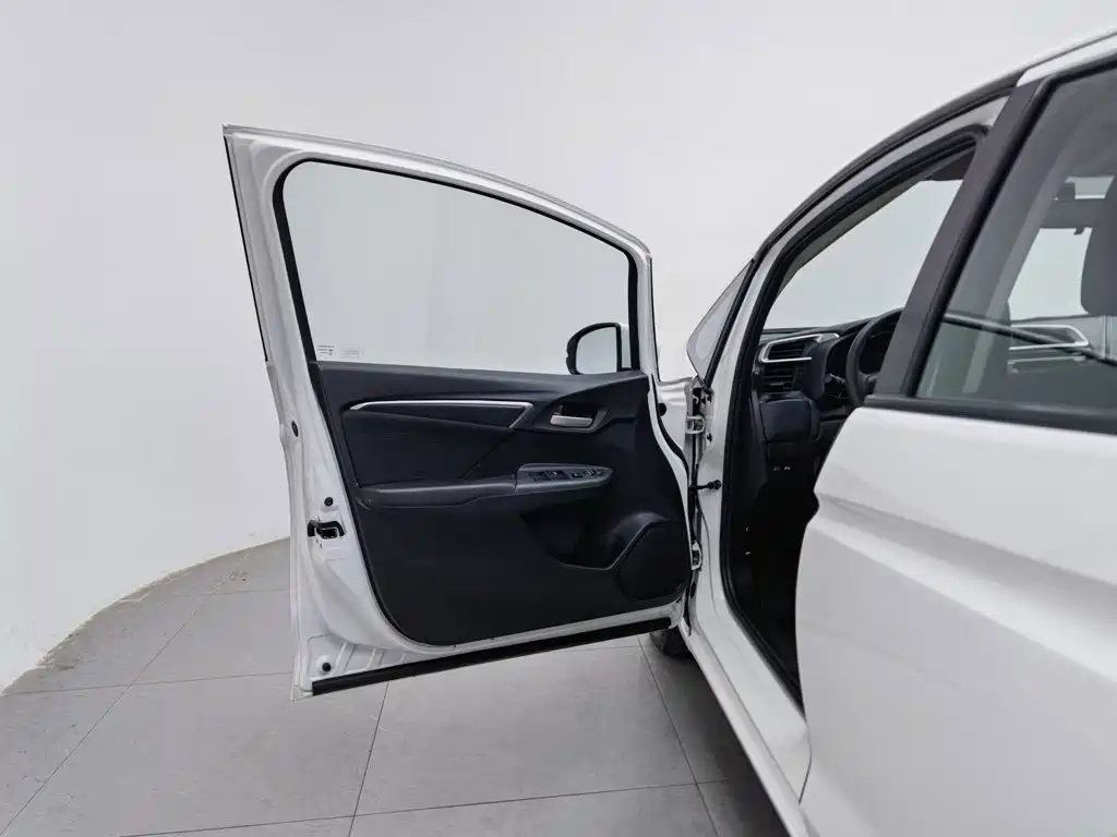Honda Fit — миниатюра 8
