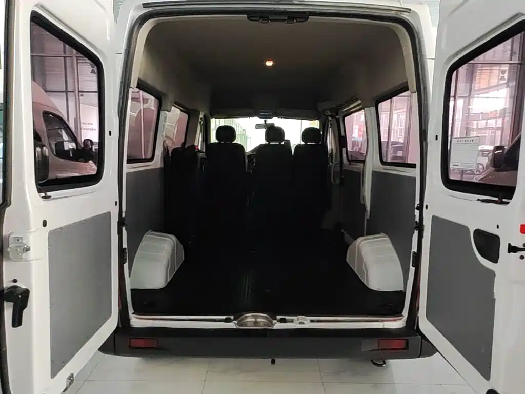 MAXUS V80 — миниатюра 19