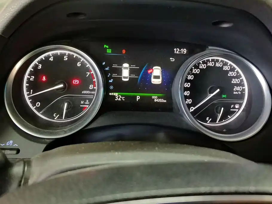 Toyota Camry — миниатюра 14