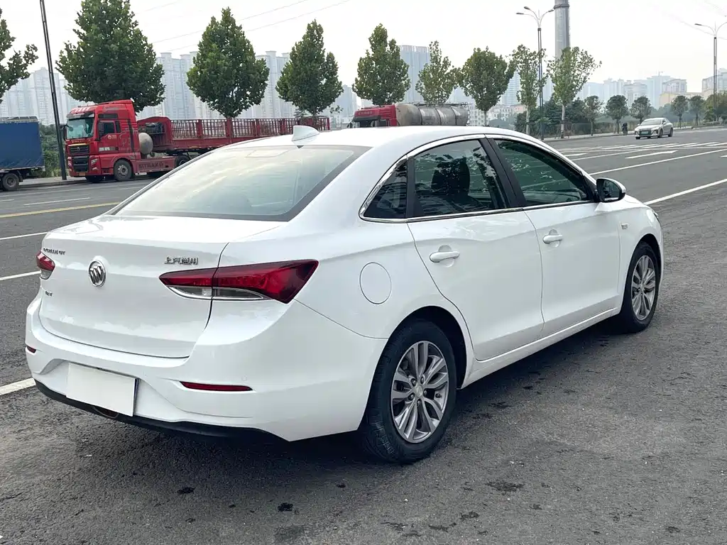 Buick Excelle — миниатюра 9