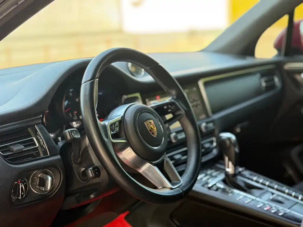 Porsche Macan — миниатюра 4