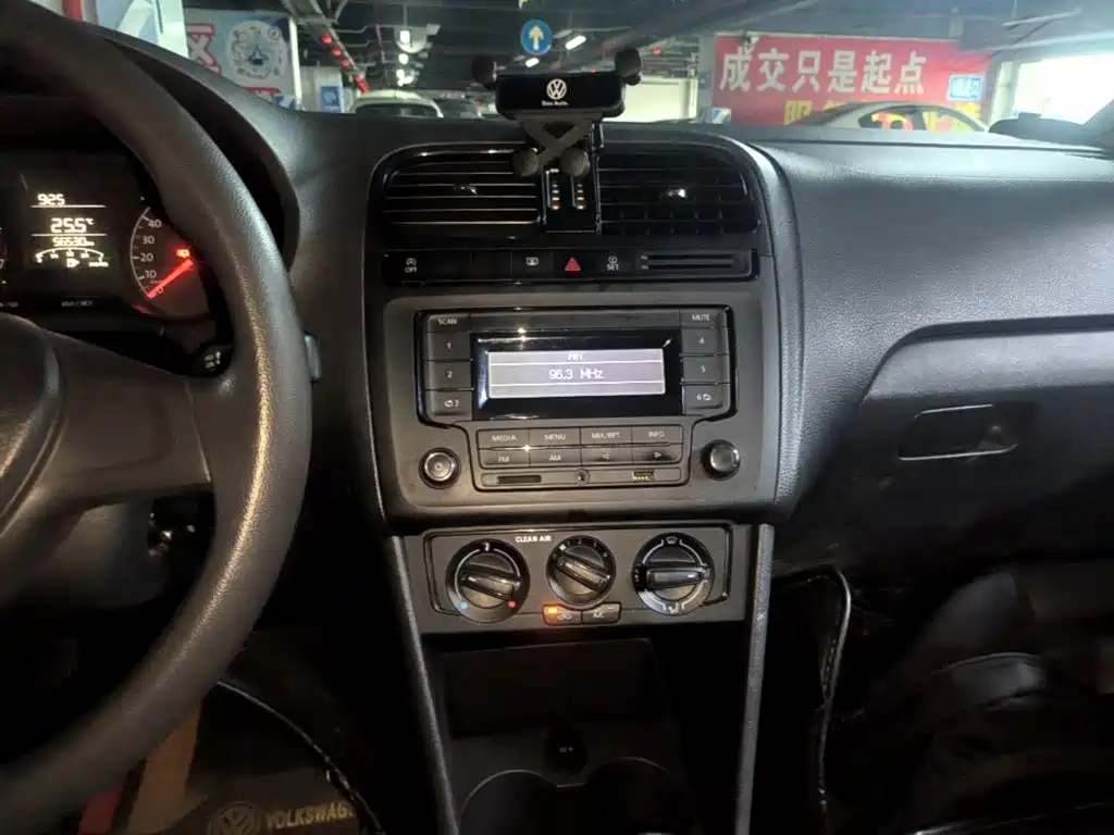 Volkswagen Polo — миниатюра 13