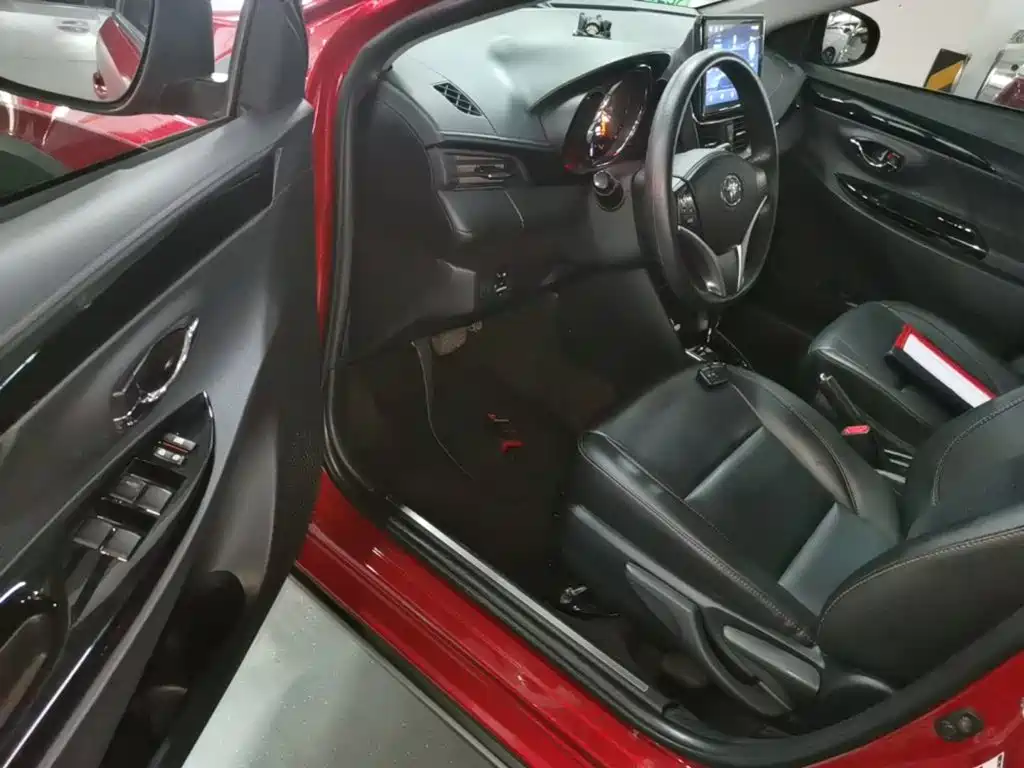 Toyota Yaris L — миниатюра 16
