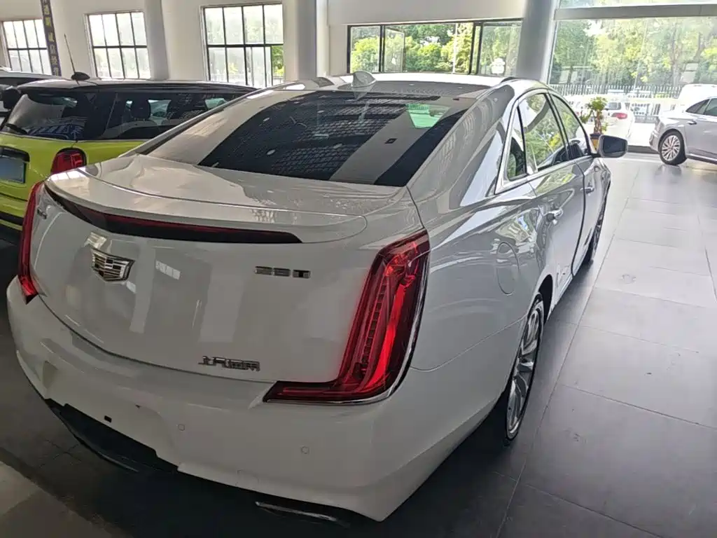 Cadillac XTS — миниатюра 7