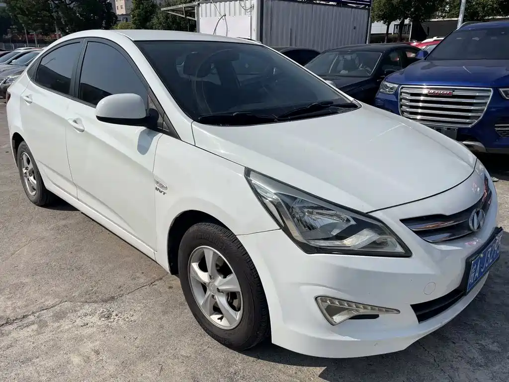 Hyundai Verna — миниатюра 3