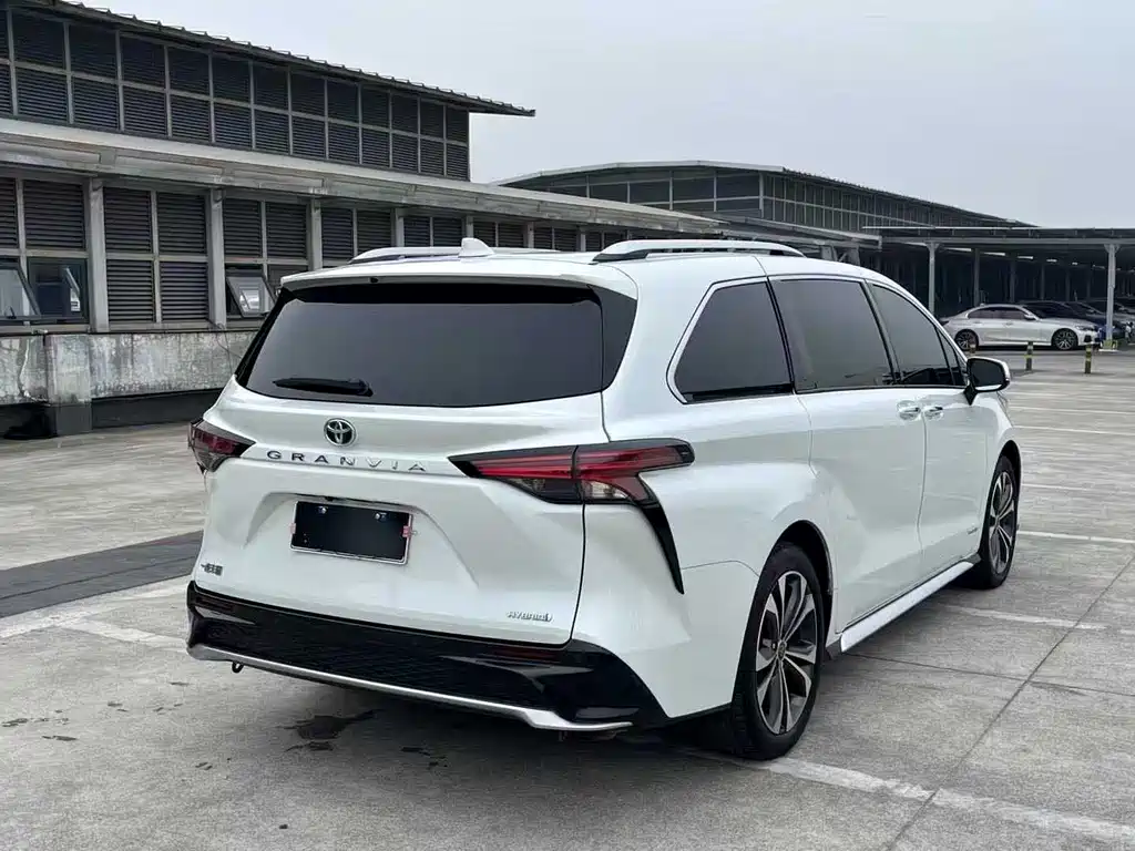 TOYOTA GREVIA