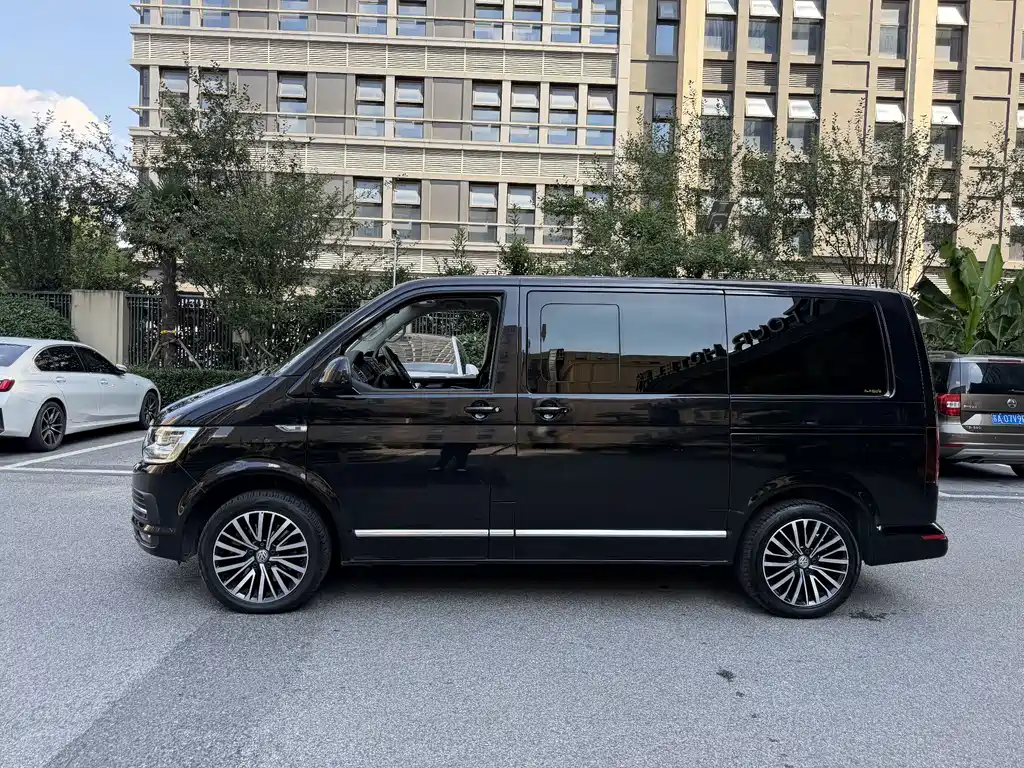 Volkswagen Multivan — миниатюра 8