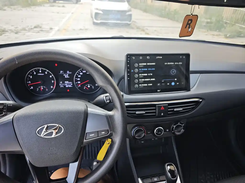 Hyundai Elantra — миниатюра 13