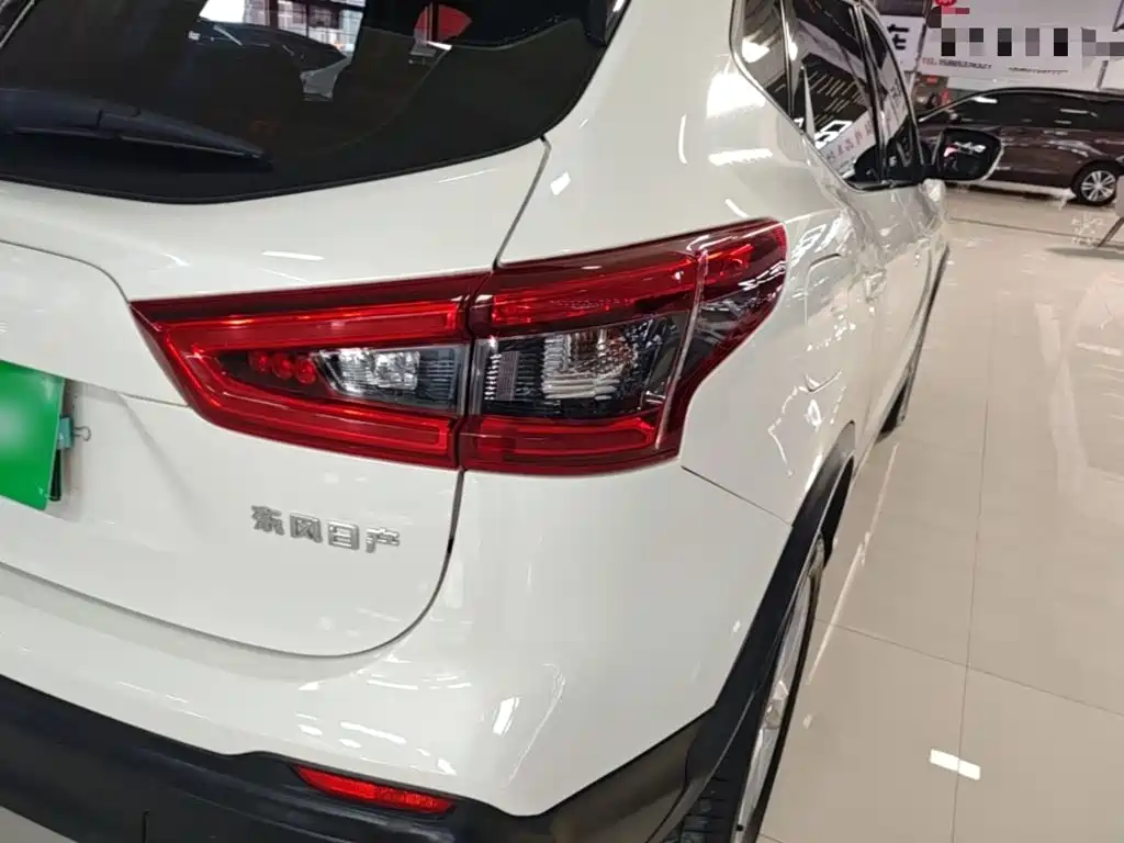 Nissan Qashqai — миниатюра 8