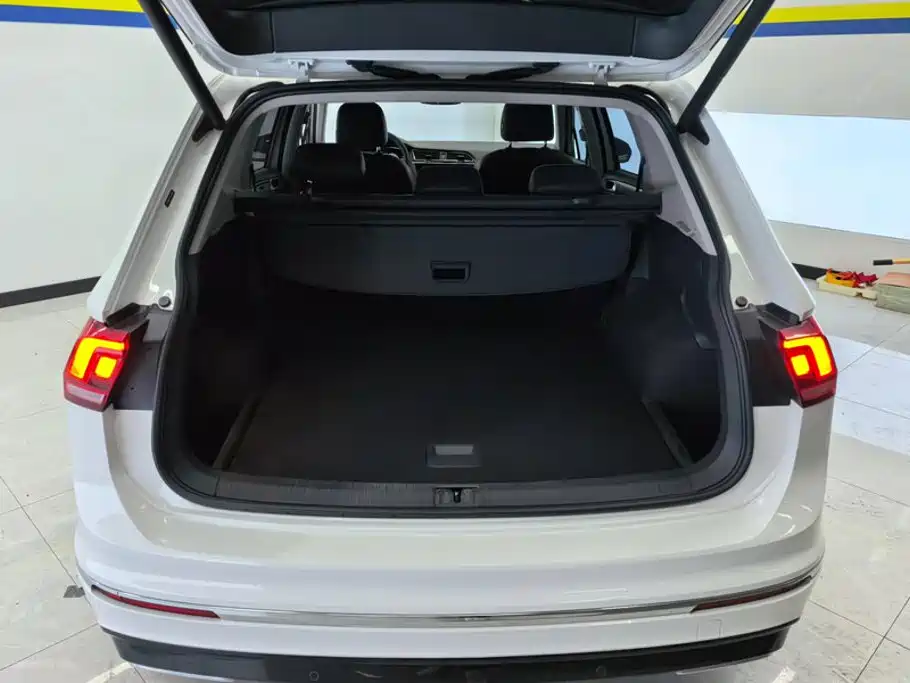 Volkswagen Tiguan L — миниатюра 4