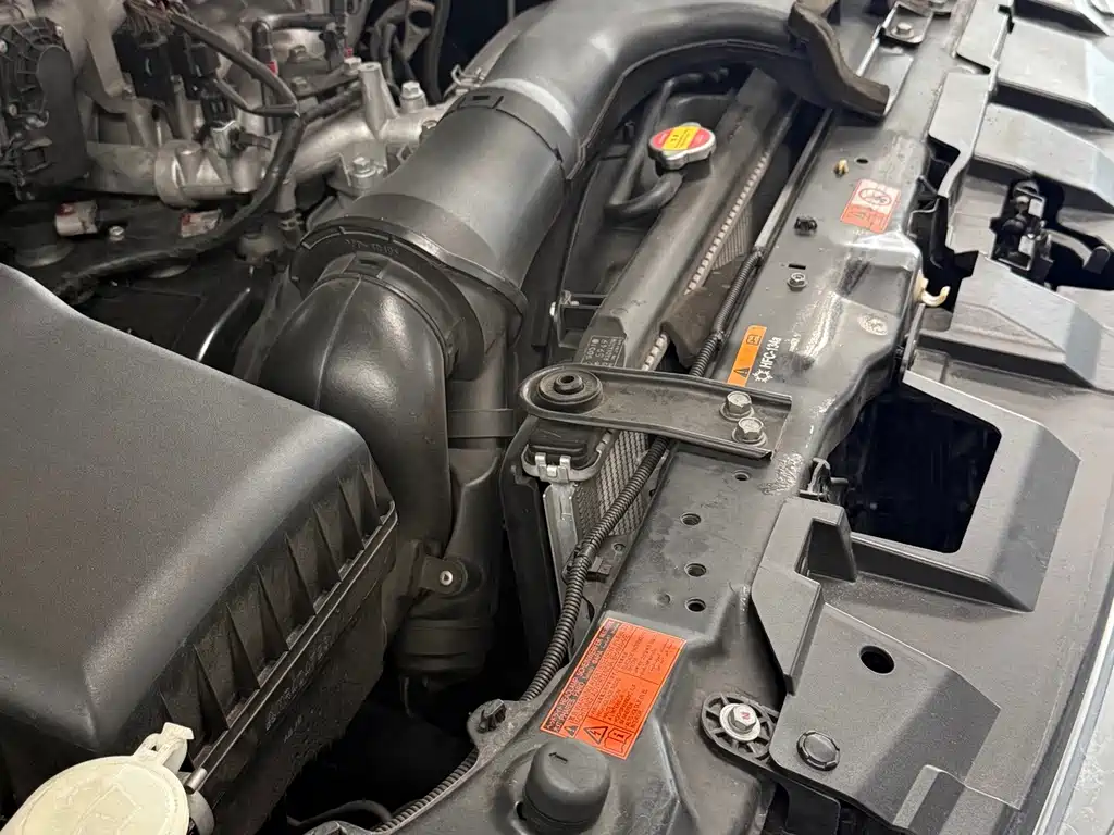 Mitsubishi Pajero (Import) — миниатюра 18